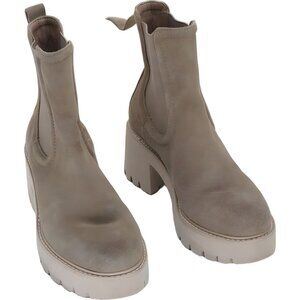 RIBETRINI Women's Classic Beige Chelsea Boots Size 7 - Broken Heel Tab